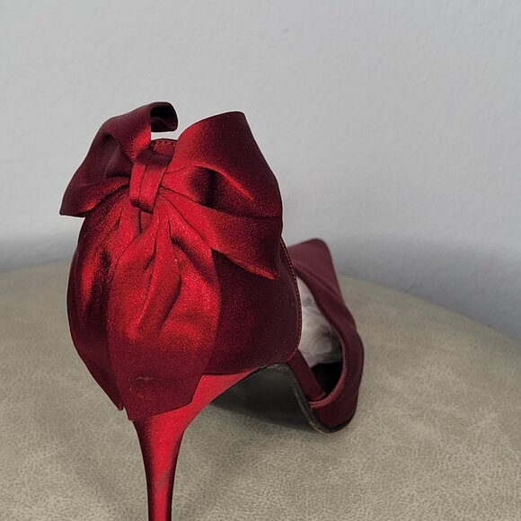 Stuart Weitzman Burgundy Satin Bow Pumps – Size 12M - Picture 4 of 10